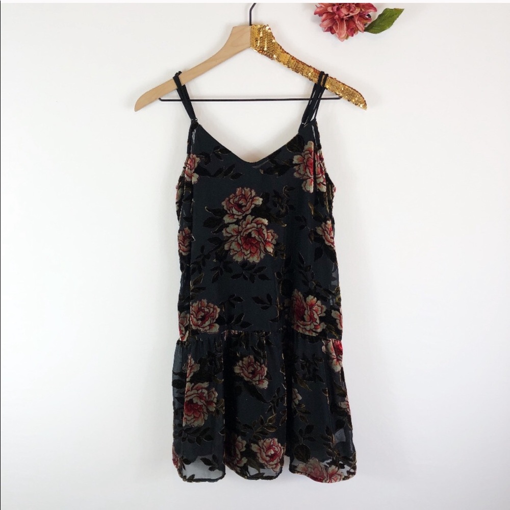 [AMERICAN EAGLE] Black Velvet Floral Dress